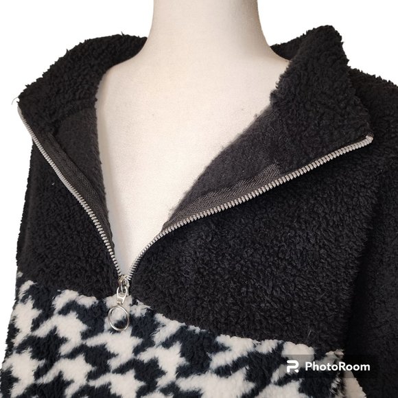 #059. NWT Black and White Check Pullover Sweater-Como Blu - Picture 3 of 5